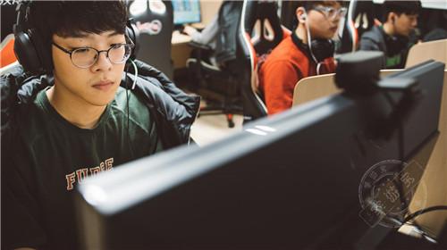 2026年智能手表对比测评：vivoiQOOWATCH5、华为、苹果、三星哪款最值得购买？(图1)