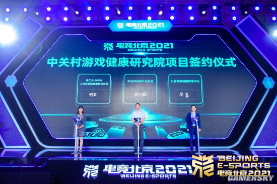 淘宝品牌茵曼启动OAO模式线上线下渠道齐下(图1)